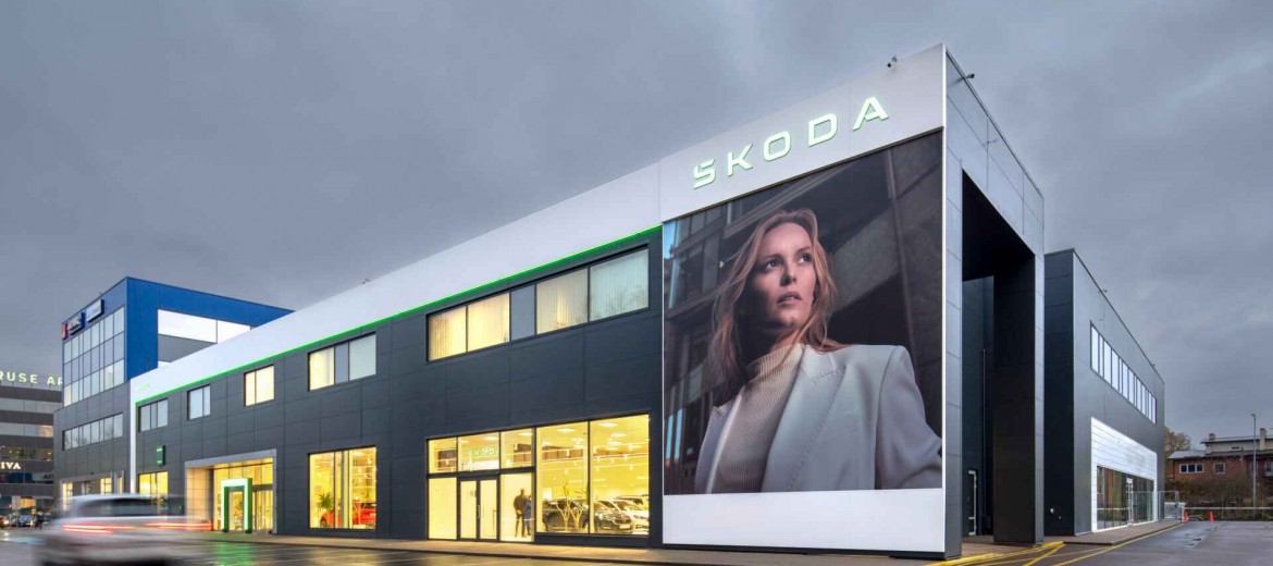Škoda Auto переосмысливает опыт работы с дилерами, представляя обновленный фирменный стиль во всем мире