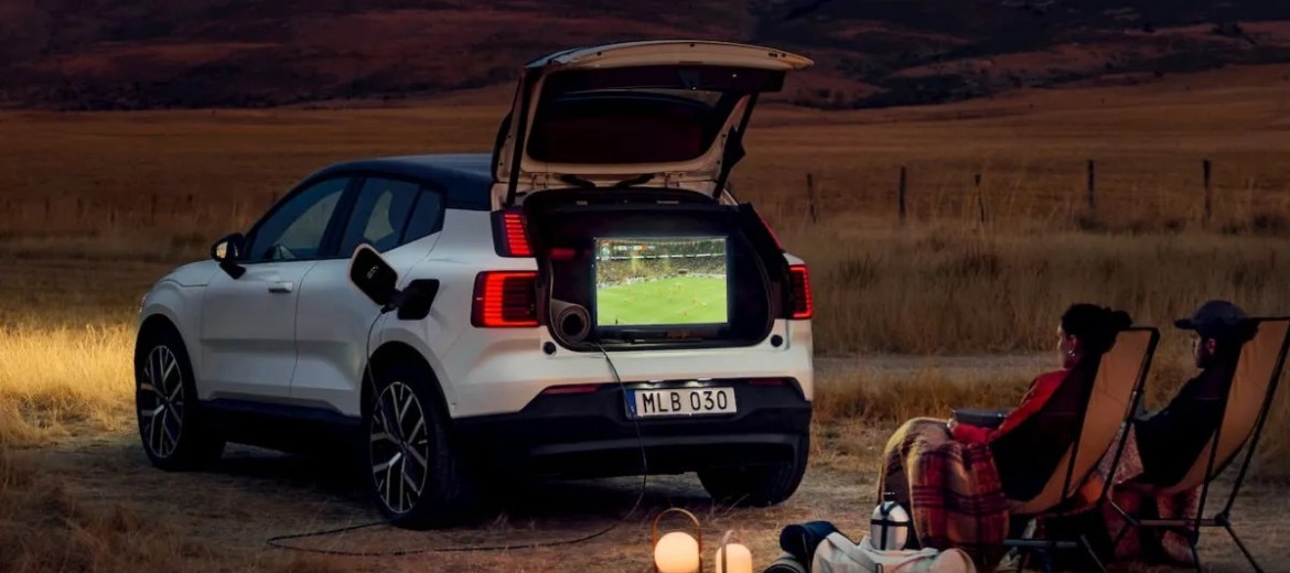 Volvo EX30 научился питать внешние устройства: новая функция V2L