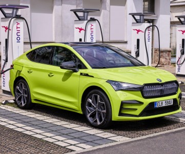 Запущена функция Plug & Charge для семейства ENYAQ iV
